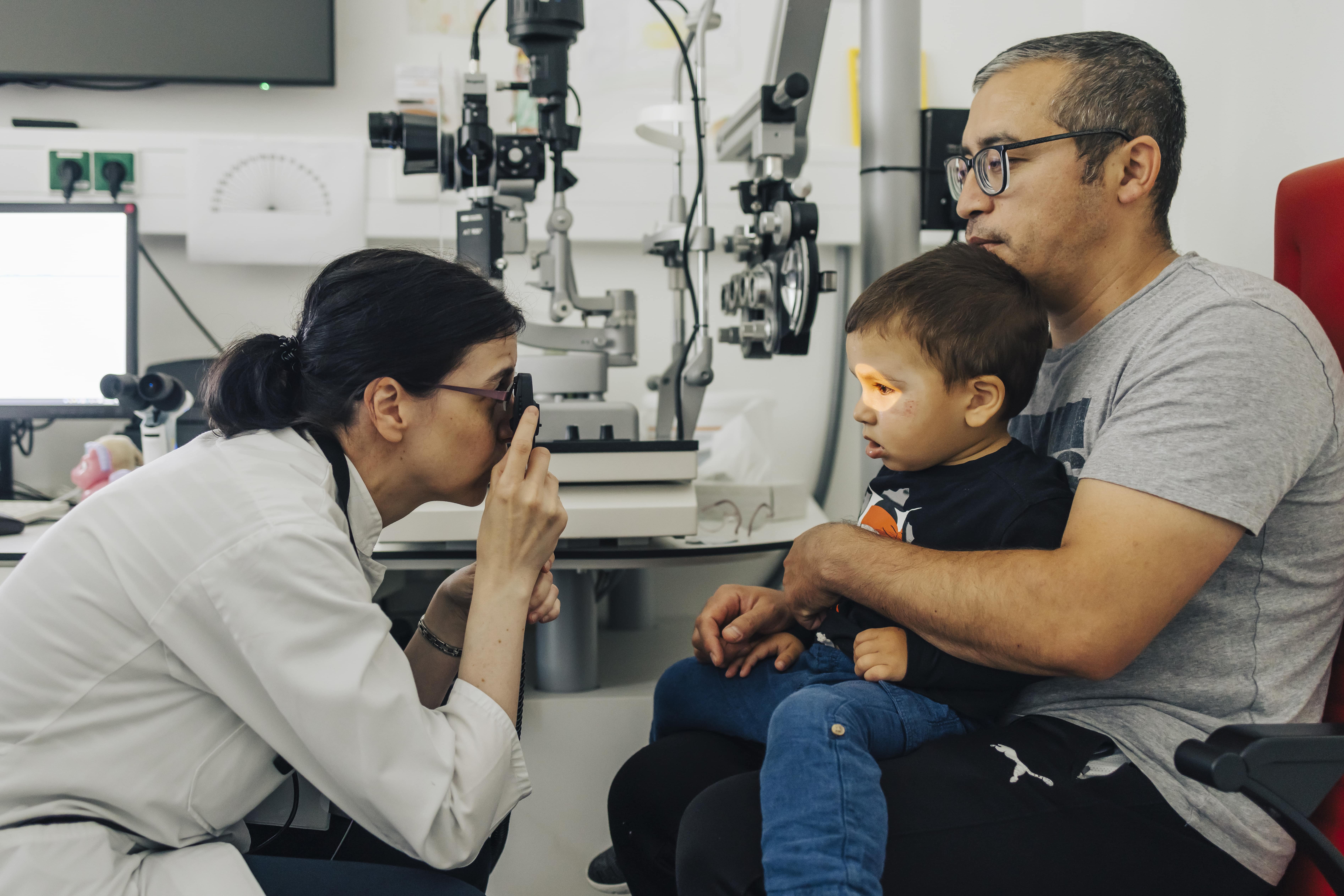 Schielen und weiße Pupillen als Warnzeichen